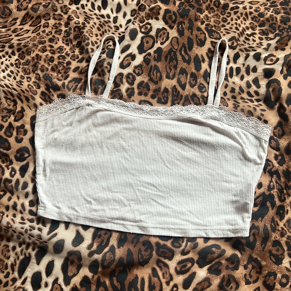 White crop top with lace